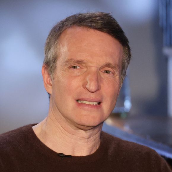 En 2012, Stéphane Rotenberg a eu un grave accident lors du tournage "Pékin Express"

Stéphane Rotenberg, lors de l'enregistrement de l'émission "Animaux Stars", présentée par B.Montiel et diffusée sur la chaîne Animaux. Paris. 
© Denis Guignebourg / Bestimage