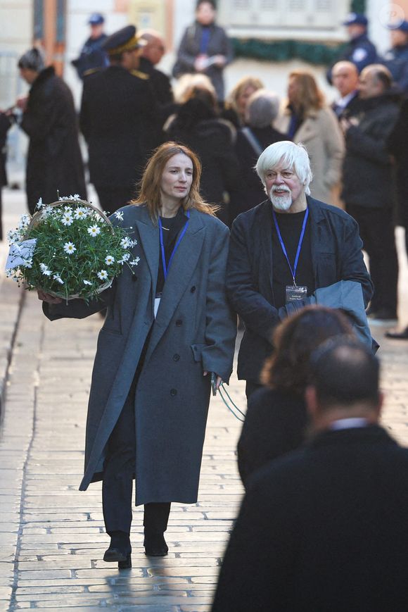 Le militant écologiste, écologiste et défenseur des droits des animaux Paul Watson arrive à l'église Notre-Dame de l'Assomption, pour la cérémonie funéraire de l'actrice française Brigitte Bardot, à Saint-Tropez, dans le sud-est de la France, le 7 janvier 2026. L'actrice française Brigitte Bardot, symbole de la libération sexuelle dans les années 1950 et 1960, qui s'est réinventée en défenseuse des droits des animaux et a embrassé des opinions d'extrême droite, est décédée le 28 décembre 2025 à l'âge de 91 ans. Photo par Raphael Lafargue/ABACAPRESS.COM