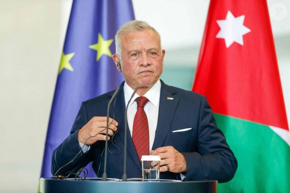 Ces somptueuses demeures, situées notamment aux États-Unis et en Angleterre, ont été achetées via des sociétés offshores.

Réception du roi de Jordanie Abdullah II bin al Hussein et du chancelier fédéral Friedrich Merz CDU - Berlin - 29/07/2025 © PsnewZ/Bestimage