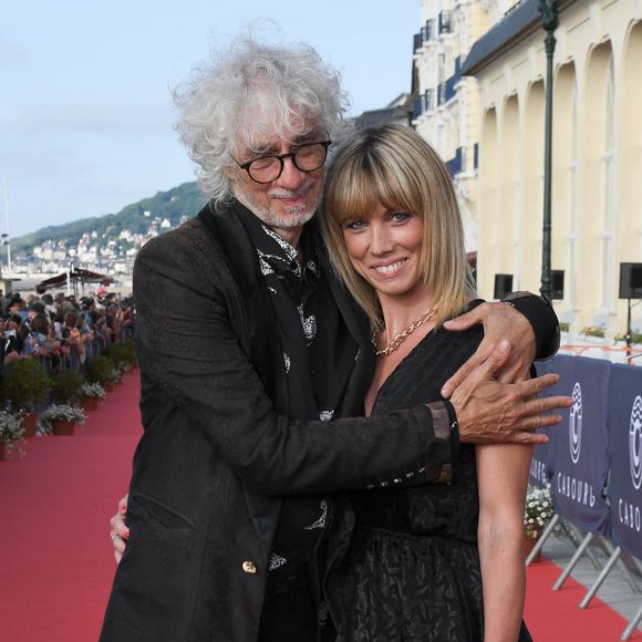 Sur Instagram, des photos de leur superbe voyage ont été dévoilées.

Louis Bertignac et sa compagne Laetitia Brichet - People sur le tapis rouge lors du 35ème festival du film de Cabourg le 11 juin 2021

© Coadic Guirec / Bestimage