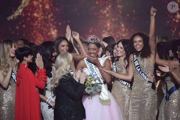 La grande gagnante de Miss France 2025 a été désignée ce samedi 14 décembre !

Miss France 2025, sur TF1           Crédits : Pierre Billard/sipa press via Bestimage