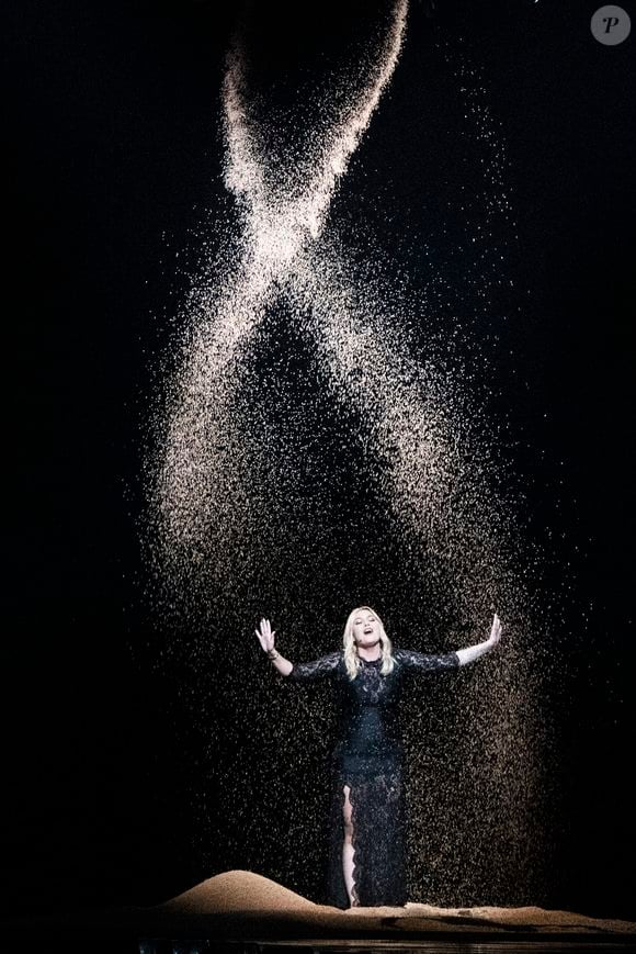 Louane participe à la grande finale du 69ème Concours Eurovision de la Chanson à la St. Jakobshalle le 17 mai 2025 à Bâle, Suisse. © Baden Roth/ZUMA Press Wire/Bestimage