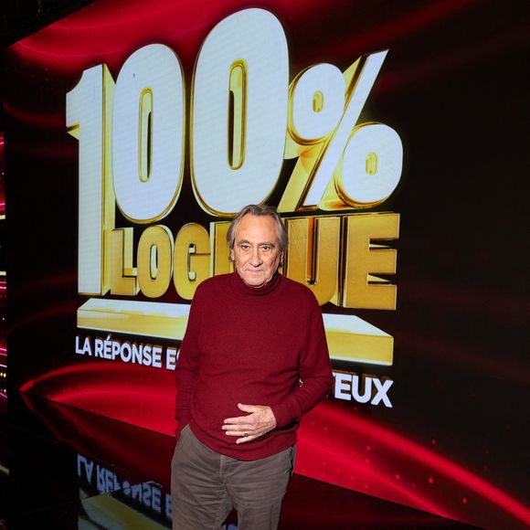 Exclusif - Philippe Lavil en backstage de l'enregistrement de l'émission "100% Logique", présentée par C.Féraud et diffusée le 7 mars 2026 sur France 2, à Saint Denis, France, le 26 novembre 2025. © Jeremy Melloul/Bestimage