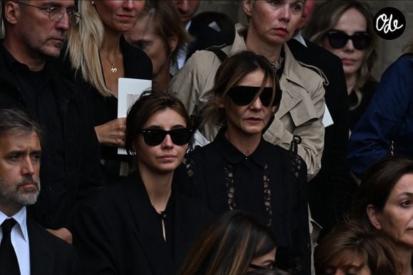 Clotilde Courau et sa fille Vittoria de Savoie - Sortie des obsèques de Mathilde Favier en l'église Saint-Sulpice à Paris, le 31 août 2026.