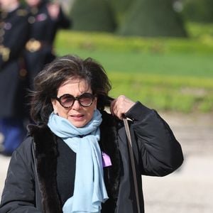 Sur place, elle a croisé Dominique Strauss-Kahn, son ex-mari, également venu rendre hommage à l’ancien Premier ministre. 

Anne Sinclair - Hommage national rendu à l'ancien Premier ministre français Lionel Jospin à l'Hôtel des Invalides à Paris le 26 mars 2026. Dominique Jacovides/Bestimage