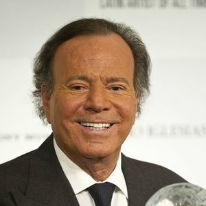 Julio Iglesias a été déclaré le plus grand artiste latino de tous les temps lors d'une cérémonie à Londres. © EXPRESS SYNDICATION / BESTIMAGE