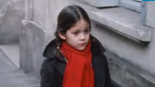 L’avez-vous reconnue ? Une immense actrice française se cache derrière cette bouille d'enfant de 7 ans...