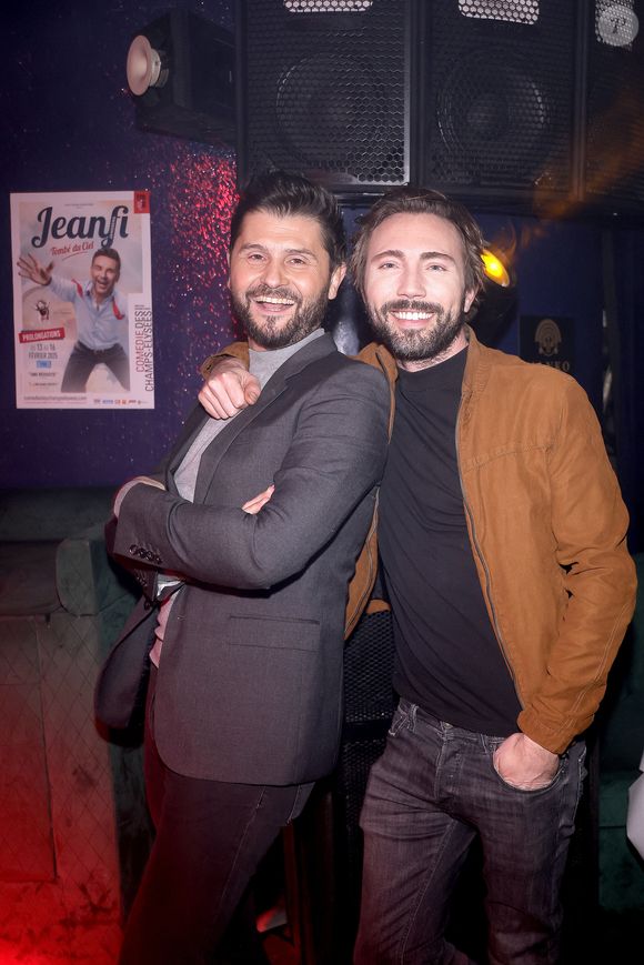 Christophe Beaugrand et son mari Ghislain Gerin à la 150 ème du spectacle "Tombé du ciel" de Jeanfi Janssens à la Comédie des Champs Elysées à Paris le 13 février 2025. Spectacle suivi d'une réception Restaurant Manko.

© Cédric Perrin / Bestimage