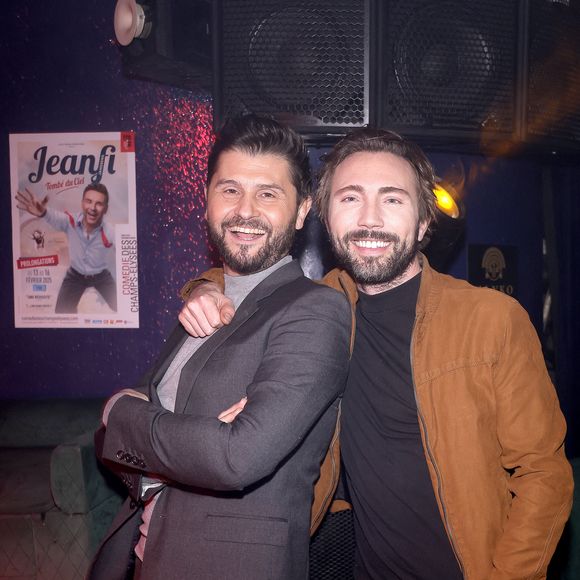 Christophe Beaugrand et son mari Ghislain Gerin à la 150 ème du spectacle "Tombé du ciel" de Jeanfi Janssens à la Comédie des Champs Elysées à Paris le 13 février 2025. Spectacle suivi d'une réception Restaurant Manko.

© Cédric Perrin / Bestimage