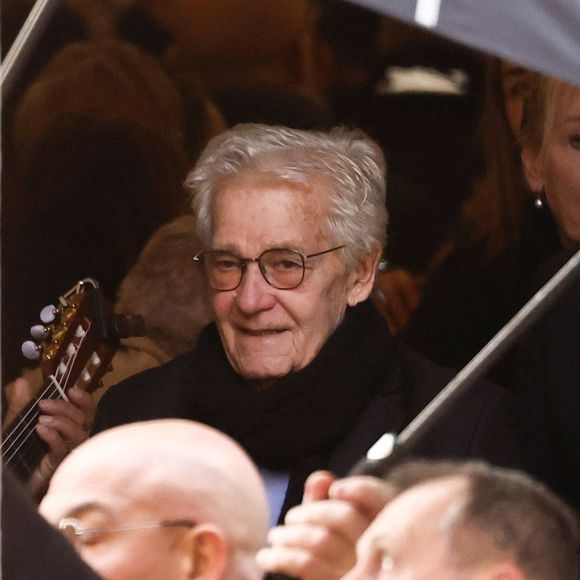 Bernard d'Ormale (mari de Brigitte Bardot) - Sorties des obsèques de Brigitte Bardot en l'église Paroissiale Notre-Dame-de-l'Assomption de Saint-Tropez, France, le 7 janvier 2026.  Brigitte Bardot, figure emblématique du cinéma français et icône internationale, est décédée le 28 décembre 2025 à l'âge de 91 ans dans sa mythique propriété de La Madrague, à Saint-Tropez (France). Révélée au monde entier par son rôle dans "Et Dieu... créa la femme", elle avait contribué à faire de Saint-Tropez un lieu mondialement connu. L'actrice sera inhumée le 7 janvier 2026 au cimetière marin de Saint-Tropez, aux côtés de son père Louis Bardot (1896-1975) et de sa mère Anne-Marie Mucel (1912-1978). Une cérémonie religieuse se tiendra auparavant dans l'église de Saint-Tropez, où proches, personnalités et anonymes pourront lui rendre un dernier hommage. © Jacovides-Moreau/Bestimage
