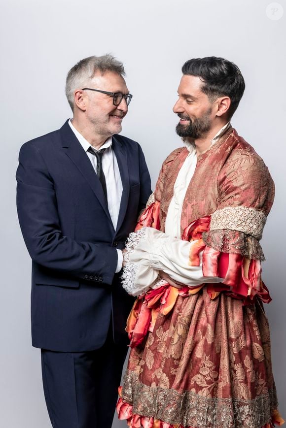 Exclusif -  Laurent Ruquier et son compagnon Hugo Skliris (Manos) - Studio - Enregistrement de l'émission "La chanson secrète", présentée par N.Aliagas et diffusée le 29 décembre sur TF1
© Guillaume Gaffiot-Cyril Moreau / Bestimage