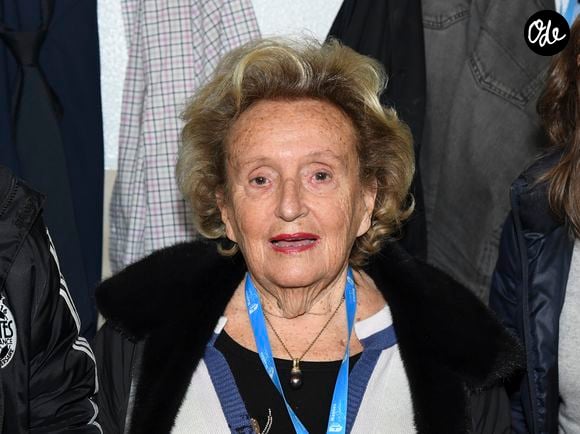Bernadette Chirac lors du match de football caritatif organisé par le Variétés Club de France au profit de l’association "+ de Vie" présidée par Bernadette Chirac et de l’association "Urma" présidée par Laurent Blanc au stade Jean-Paul David à Mantes-la-Jolie le 11 octobre 2016.

© Pierre Perusseau/Bestimage