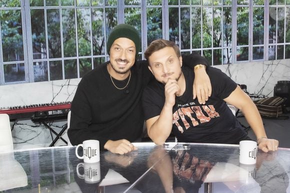 Plutôt que de ne rien dire" : Le youtubeur Carlito, fils de Guy Carlier,  rompt le silence après le départ de sa mère : Le diaporama - Purepeople