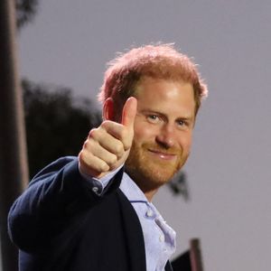 Le fils du roi d'Angleterre s'est en effet plusieurs fois affiché avec cette bague, notamment lors d'un voyage en Océanie.

Le prince Harry, duc de Sussex, participe au One805 Live à Summerland, Californie, Etats-Unis, le 20 septembre 2024. © Amy Katz/ZUMA Press Wire/Bestimage