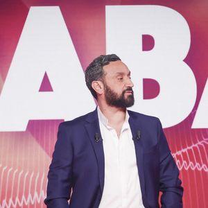 Exclusif - Cyril Hanouna, sur le plateau de l’émission « TPMP » présentée par C.Hanouna et diffusée en direct sur Youtube et sur toutes les box (SFR, FREE, Bouygues, MyCanal etc), Boulogne-Billancourt, France, le 17 mars 2025. © Jack Tribeca / Bestimage