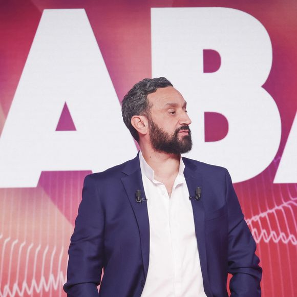 Exclusif - Cyril Hanouna, sur le plateau de l’émission « TPMP » présentée par C.Hanouna et diffusée en direct sur Youtube et sur toutes les box (SFR, FREE, Bouygues, MyCanal etc), Boulogne-Billancourt, France, le 17 mars 2025. © Jack Tribeca / Bestimage