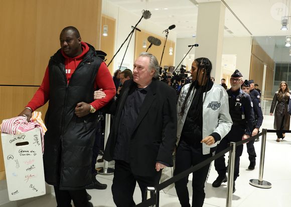 La peine requise en mars a été validée

Gérard Depardieu et sa fille Roxane - Procès de Gérard Depardieu pour agressions sexuelles sur deux femmes lors d'un tournage de film en 2021, au tribunal correctionnel de Paris le 27 mars 2025.

© Guignebourg / Clovis / Bestimage