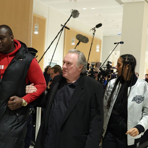 La peine requise en mars a été validée

Gérard Depardieu et sa fille Roxane - Procès de Gérard Depardieu pour agressions sexuelles sur deux femmes lors d'un tournage de film en 2021, au tribunal correctionnel de Paris le 27 mars 2025.

© Guignebourg / Clovis / Bestimage