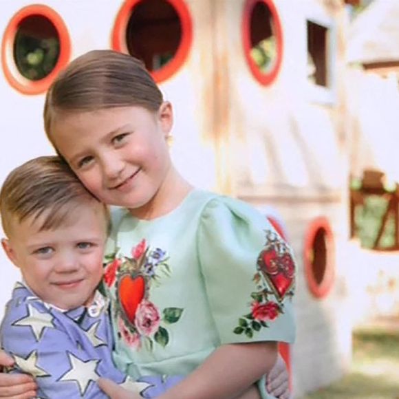 Kelly Clarkson est émue aux larmes en évoquant son premier Noël en solo après son divorce dans son émission sur NBC