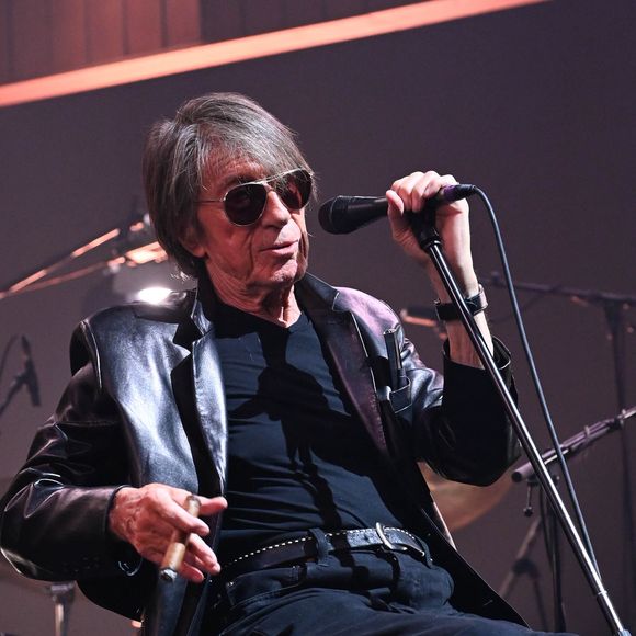 Jacques Dutronc n'a pas contribué au dernier projet musical d'Eddy Mitchell.

Jacques Dutronc et Thomas Dutronc en showcase de leur tournée "Dutronc & Dutronc" au Centre Evénementiel de Courbevoie le 11 avril 2022. © Coadic Guirec/Bestimage