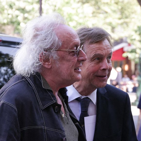 Sa femme Laure Bernardini a indiqué qu'il allait "très bien" et qu'il avait simplement eu une crise d'asthme allergique
Didier Barbelivien assiste aux obsèques de Philippe Labro à l'église Saint Germain des Prés à Paris, France, le 13 juin 2025. Philippe Labro, journaliste, auteur, réalisateur et compositeur prolifique, est décédé à l'âge de 88 ans des suites d'un cancer le 4 juin. Photo by Nasser Berzane/ABACAPRESS.COM