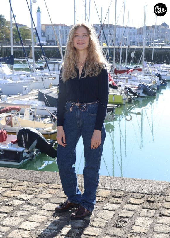 Odile Vuillemin - Photocall de la série "Il était deux fois" lors du Festival de la Fiction TV de la Rochelle le 18 septembre 2025. © Denis Guignebourg / Bestimage