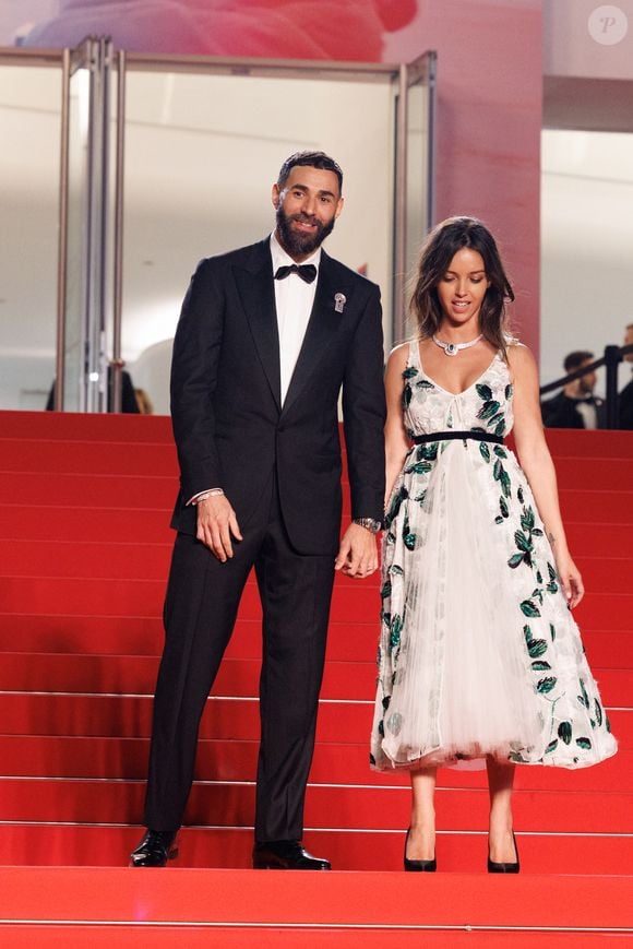 Karim Benzema et sa compagne Lyna Khoudri à la descente des marches du film « 13 jours 13 nuits » lors du 78e Festival International du Film de Cannes le 23 mai 2025
© © Jacovides-Moreau / Bestimage / Bestimage