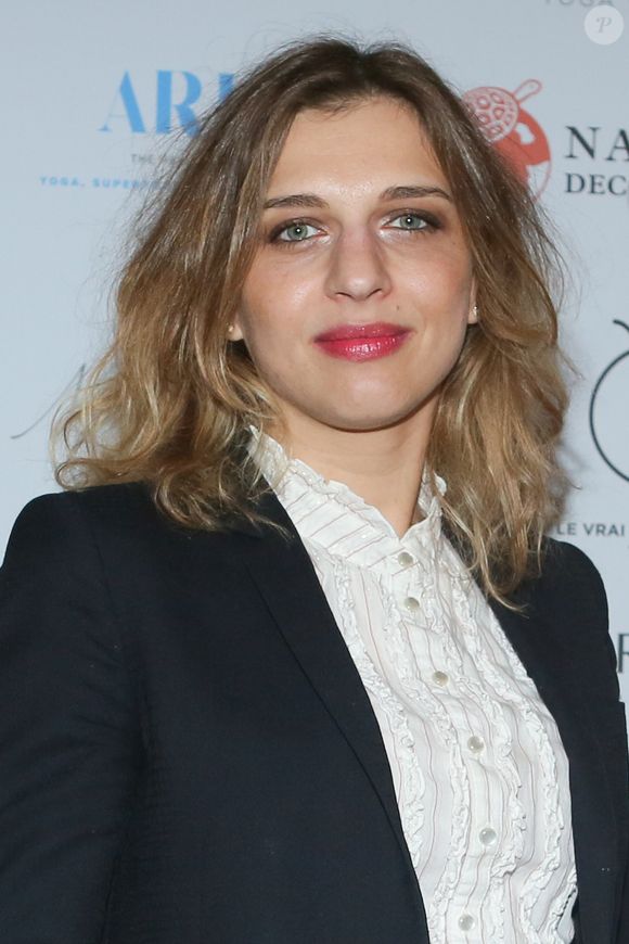 Amandine Bourgeois se présente alors avec sa voix rock et son énergie débordante. Elle va alors remporter la sixième édition du programme.
Amandine Bourgeois - Soirée de lancement du livre "the healthy book" d'Aria Crescendo au Normandy hôtel à Paris, France. © CVS/Bestimage