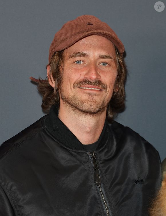Il a collaboré avec Nassim Lyes, devenu son ami et co-scénariste régulier.

Julien Hollande (Julien Royal) - Avant Première du film "Bagarre" au Pathé Palace à Paris le 26 mars 2026. © Coadic Guirec/Bestimage