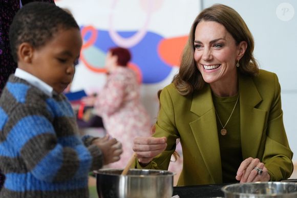 Kate Middleton Middleton, princesse de Galles, lors d'une visite à Home-Start à Oxford, le 9 octobre 2025. Home-Start UK se prépare à déployer une formation auprès de son réseau de 9 000 bénévoles sur la base de la série explicative du Centre for Early Childhood de la Royal Foundation. Photo par PA Photo/ Bestimage