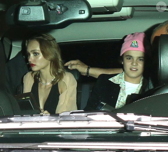 Lily-Rose Depp et Jack John Christopher Depp, sortent du restaurant "Ago" à Los Angeles, le 29 juin 2016.
Crédit Cpa/Bestimage