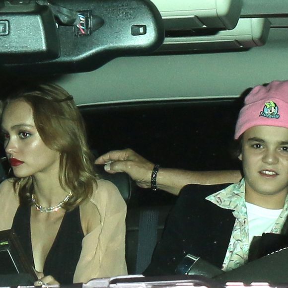 Lily-Rose Depp et Jack John Christopher Depp, sortent du restaurant "Ago" à Los Angeles, le 29 juin 2016.
Crédit Cpa/Bestimage