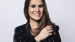 Coucher de soleil face à la mer... Karine Ferri s'offre un beau moment avec Yoann Gourcuff et leurs trois enfants, un paysage ressourçant qu'ils voient tous les jours