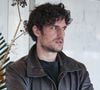 Il privilégie le dialogue direct et oral avec sa fille Oumy (17 ans) et son fils Azel (5 ans).

BGUK_3545181 - Rome, ITALIE    Louis Garrel pose pour les photographes lors de la séance photo du film « Coutures » dans le cadre de la XVIe édition du festival du film français « Rendez-Vous » 2026.
Sur la photo : Louis Garrel
Backgrid UK/ Bestimage