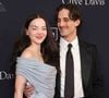 Les jeunes mariés ont ensuite échangé plusieurs baisers devant leurs fans et les photographes avant de quitter les lieux sous une pluie de riz.

Dove Cameron et Damiano David lors de la cérémonie "The GRAMMY Salute to Industry Icons", qui rendait hommage à Avery Lipman et Monte Lipman, le 31 janvier 2026 à Los Angeles, en Californie.

Photo Press Service / BESTIMAGE