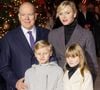 Albert et Charlène vont quitter le Rocher en avril ! 

Le prince Albert II de Monaco et la princesse Charlène, avec leurs enfants, les jumeaux princiers, Jacques et Gabriella, ont donné le coup d'envoi des illuminations de la SBM, sur la Place du Casino de Monaco. 
© Olivier Huitel/Pool Monaco/Bestimage