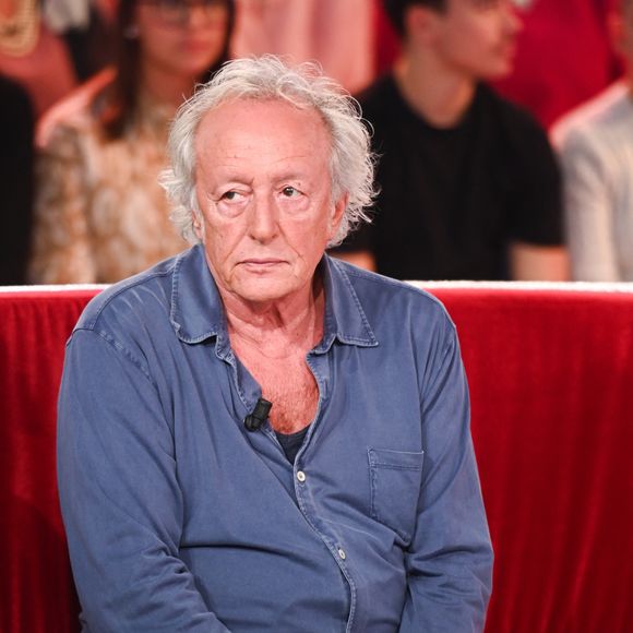 Didier Barbelivien souligne l’impact intemporel de ce titre, qui fait encore danser plusieurs générations.

Didier Barbelivien lors de l'enregistrement de l'émission Vivement Dimanche, au studio Rive gauche, à Paris, France, le 22 octobre 2025, présentée par M.Drucker, diffusée sur France 3 le 16 novembre 2025. © Guillaume Gaffiot/Bestimage