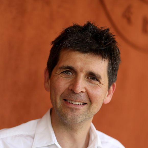 Thomas Sotto dans le village des Internationaux de France de Tennis de Roland Garros 2019 à Paris, le 29 mai 2019.

Photo : Jacovides-Moreau / Bestimage