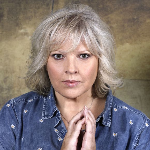 Portrait de Laurence Boccolini lors de l'enregistrement de l'émission "Le jet de Luxe" le 10 octobre 2025. © Cédric Perrin / Bestimage