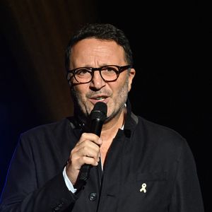 Arthur (Jacques Essebag) lors de la soirée hommage "7 octobre - 2 ans après" en mémoire des victimes du 7 octobre et en soutien aux otages du Hamas à la salle Pleyel à Paris le 5 octobre 2025.

© Lionel Urman / Bestimage