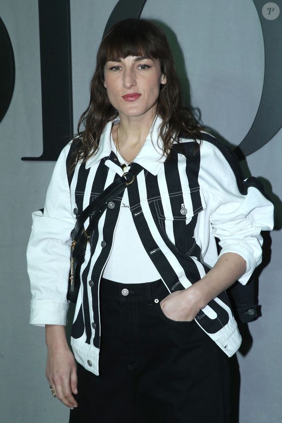 Juliette Armanet - Célébrités au Défilé de Mode Dior, Prêt-à-porter Automne / Hiver 2025-2026 dans le cadre de la Fashion Week de Paris, France, le 04 Mars 2025. 

© Bertrand Rindoff / Bestimage
