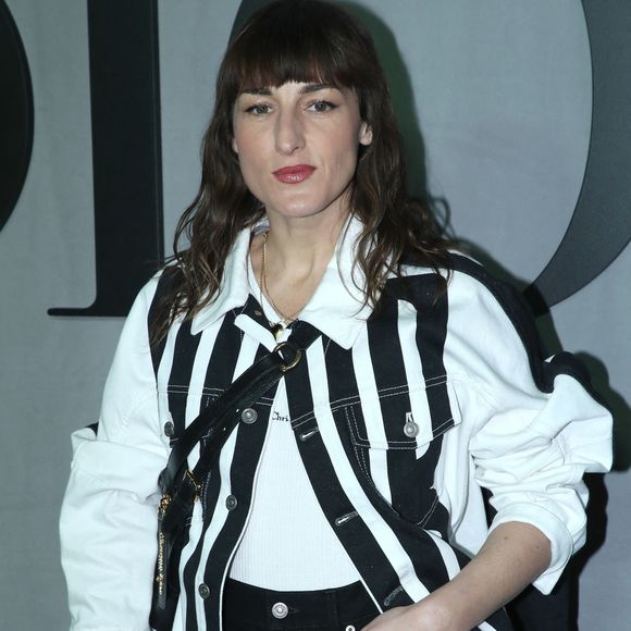 Juliette Armanet - Célébrités au Défilé de Mode Dior, Prêt-à-porter Automne / Hiver 2025-2026 dans le cadre de la Fashion Week de Paris, France, le 04 Mars 2025. 

© Bertrand Rindoff / Bestimage
