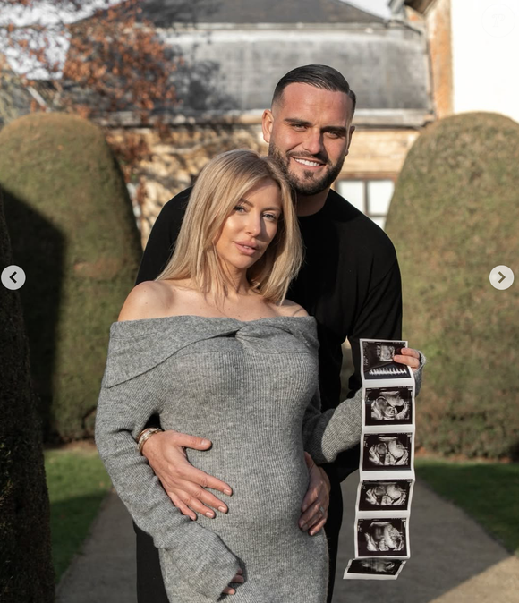La naissance du bébé est prévue pour juin 2026.

Nikola Lozina et Stephanie Clerbois annoncent attendre un enfant. Capture Instagram
