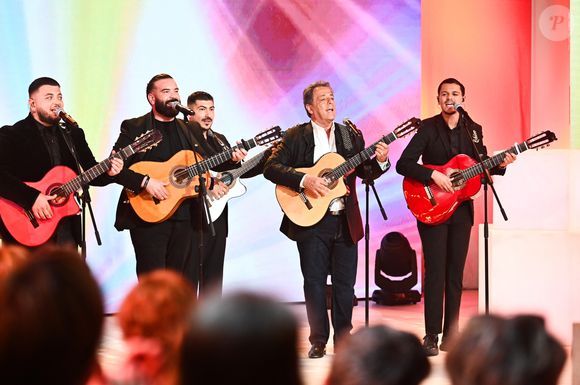 Exclusif - Chico et les Gypsies - Enregistrement de l'émission "Vivement dimanche" au studio Gabriel, présentée par M.Drucker, et diffusée sur France 3 le 15 juin 2025.
© Guillaume Gaffiot / Bestimage