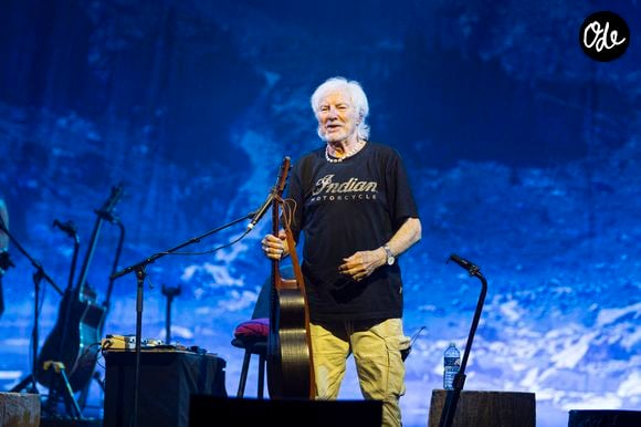 L’artiste présente ses excuses aux spectateurs concernés.

 Hugues Aufray fête ses 97 ans le 18 août 2026 - Exclusif - Hugues Aufray en concert au Zenith de Rouen le 27 juin 2026. © Pierre Perusseau/Bestimage