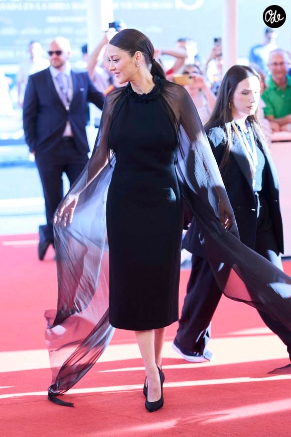 Marion Cotillard a assisté au tapis rouge de “7h40, ce matin-là / Milo” lors de la 74e édition du Festival international du film de Saint-Sébastien, au Kursaal, le 24 septembre 2026 à Donostia / Saint-Sébastien, en Espagne. 
© Jack Abuin/ZUMA Press Wire / Bestimage