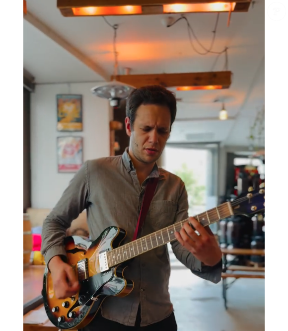 Gustave Reichert, l'un des fils de Clémentine Célarié est un guitariste virtuose