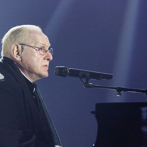 William Sheller (Victoire d'honneur) - Cérémonie des 31ème Victoires de la Musique au Zénith de Paris. Le 12 février 2016 Christophe Aubert via Bestimage