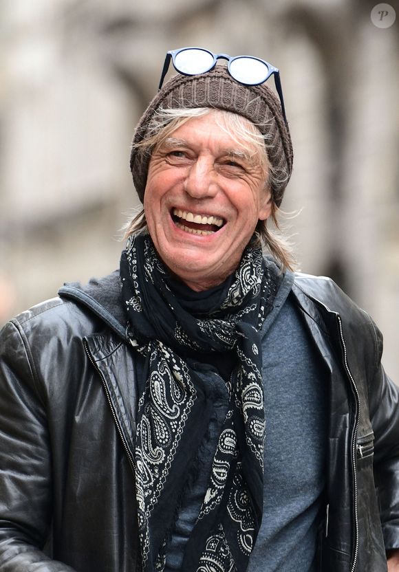 Jean-Louis Aubert - Hommage à la chanteuse Dani en l'église Saint-Roch à Paris le 1er octobre 2022.  
Agence / Bestimage