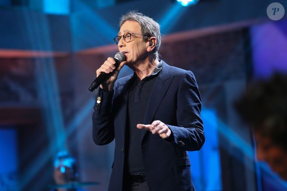 Alain Chamfort - Enregistrement de l'émission "Du côté de chez Dave" à Paris, diffusée le 24 janvier 2016 sur France 3. Le 7 décembre 2015
© CVS / Bestimage